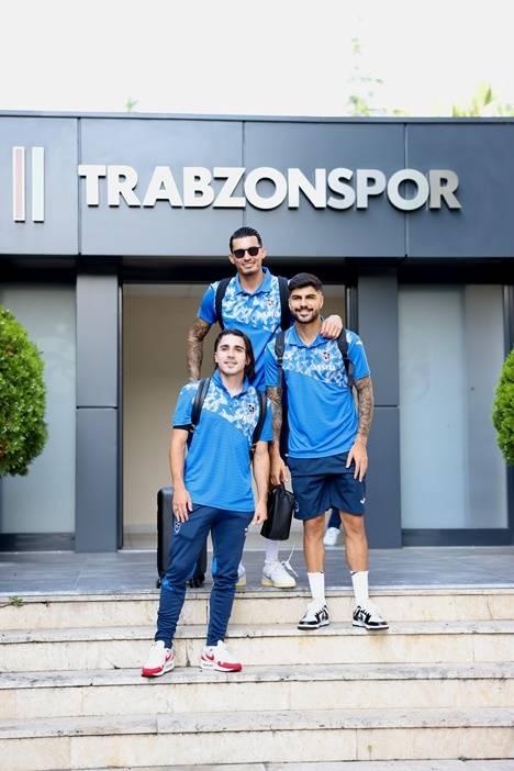 Trabzonspor Galatasaray maçı için İstanbul'a gitti 1